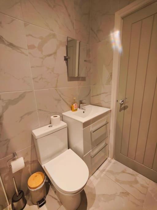 Sloane Modern 2 Bedroom Seafront Apartment Blackpool Exterior foto